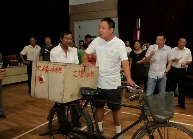 九游娱乐：于东来撕开山姆薪资遮羞布：不到4000就该关门！网友称其别来碰瓷(图8)