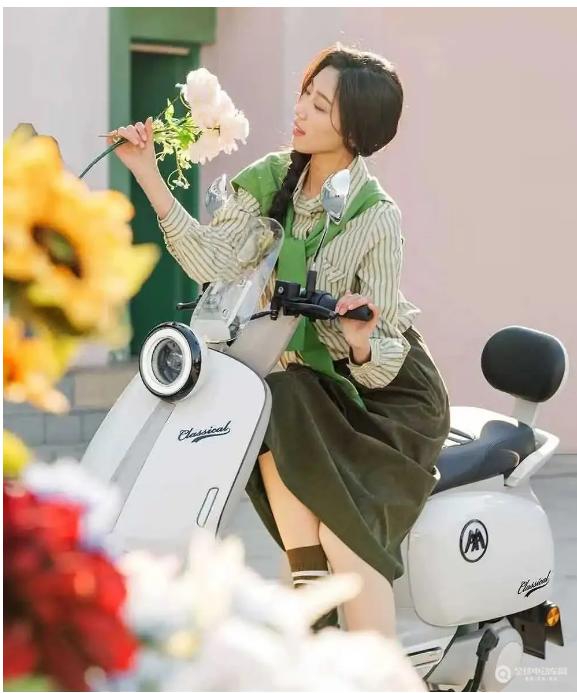 九游娱乐：女神节特选！五款女性专属电动车爆款联名、最高续航超80公里、最贵3479元起！(图1)
