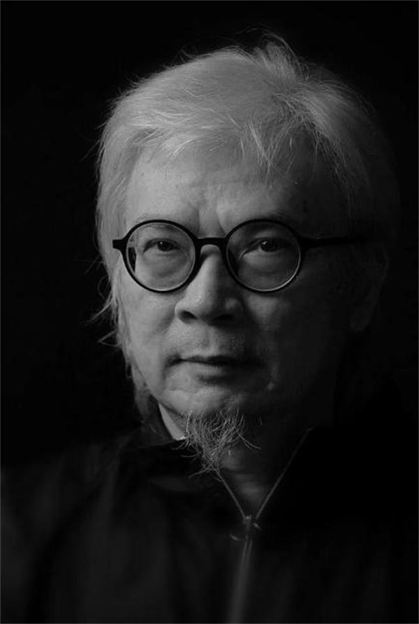 九游娱乐：表弟挑空背景墙引领背景墙行业设计创新和技术升级(图4)