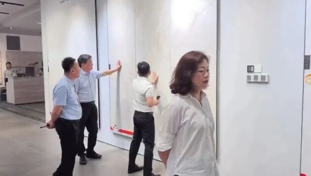 九游娱乐：卡罗娜超防污质感瓷砖新定位上市1周年暨800×1350质感砖上市发布会圆满落幕(图2)
