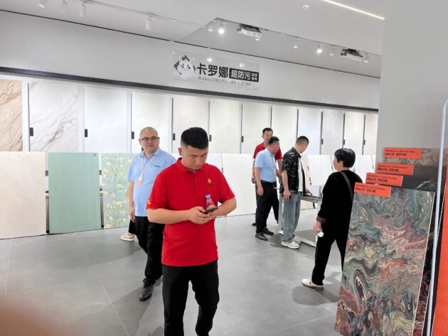 九游娱乐：卡罗娜超防污质感瓷砖新定位上市1周年暨800×1350质感砖上市发布会圆满落幕(图9)