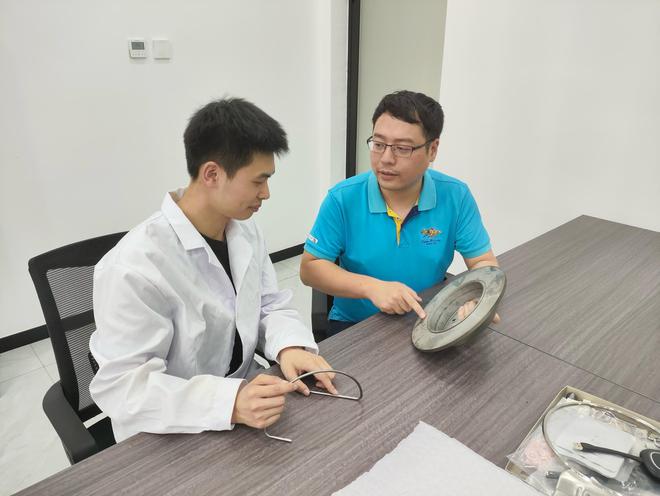 九游娱乐平台：青春创未来｜打破技术垄断！大学生突破“豪车级”涂层技术获百万创业投资(图1)