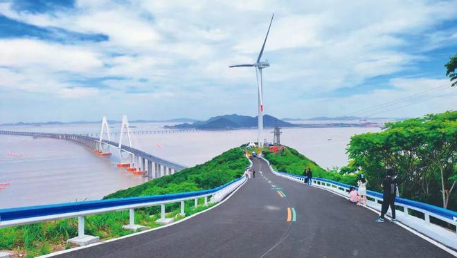 九游娱乐：浙江舟山定海区：东海百里文廊筑起乡村共富路(图1)