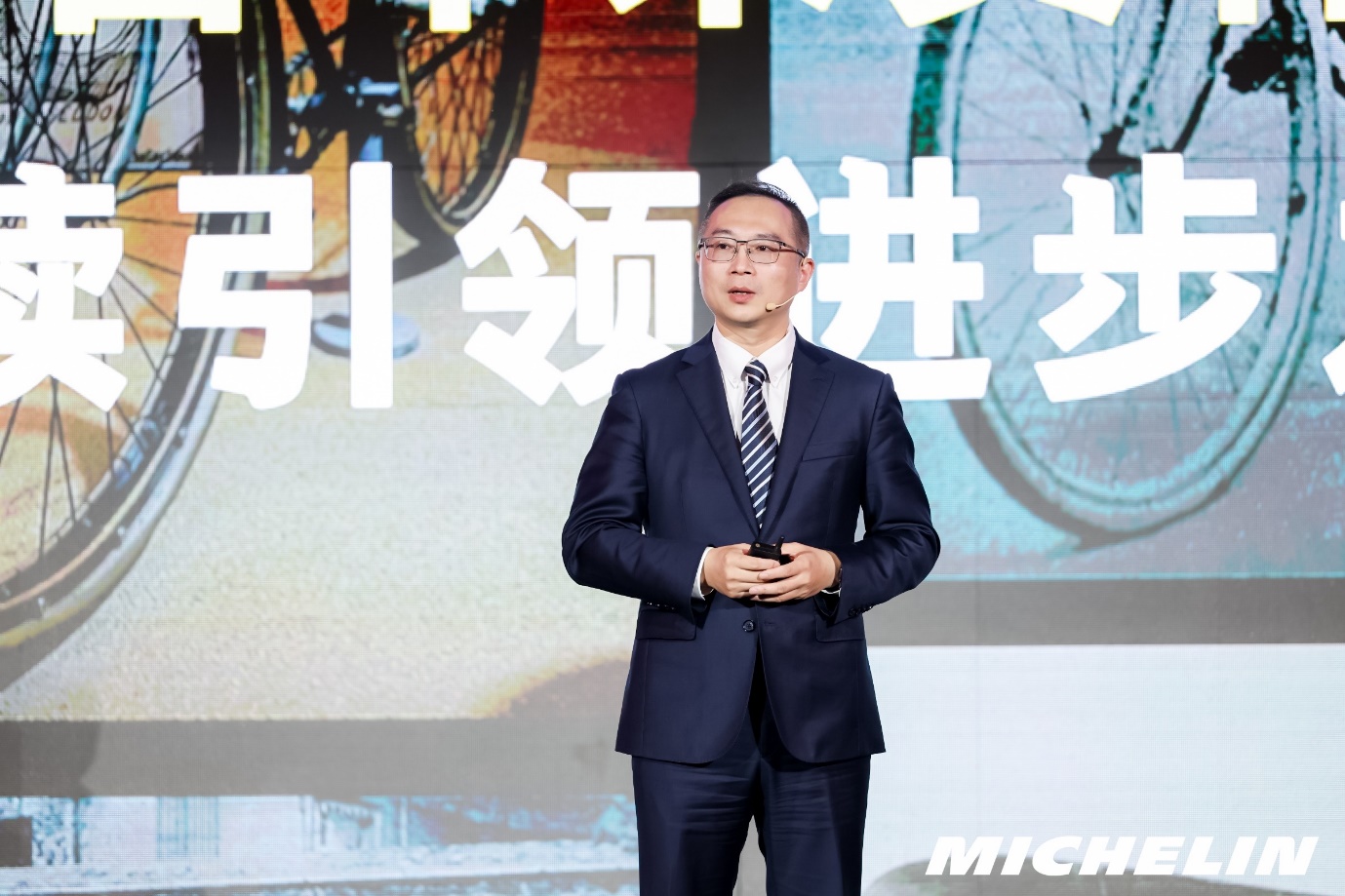 九游娱乐网站：超级现场｜全新米其林浩悦五代轮胎上市领行安全驾乘新体验(图1)