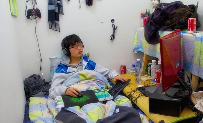 九游娱乐平台：“新型啃老”正向全国蔓延：年轻人不上班不伸手要钱3000块能活(图22)