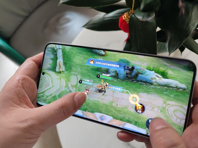 九游娱乐：全焦段覆盖与AI加持​带着三星GalaxyS25+去旅行(图22)