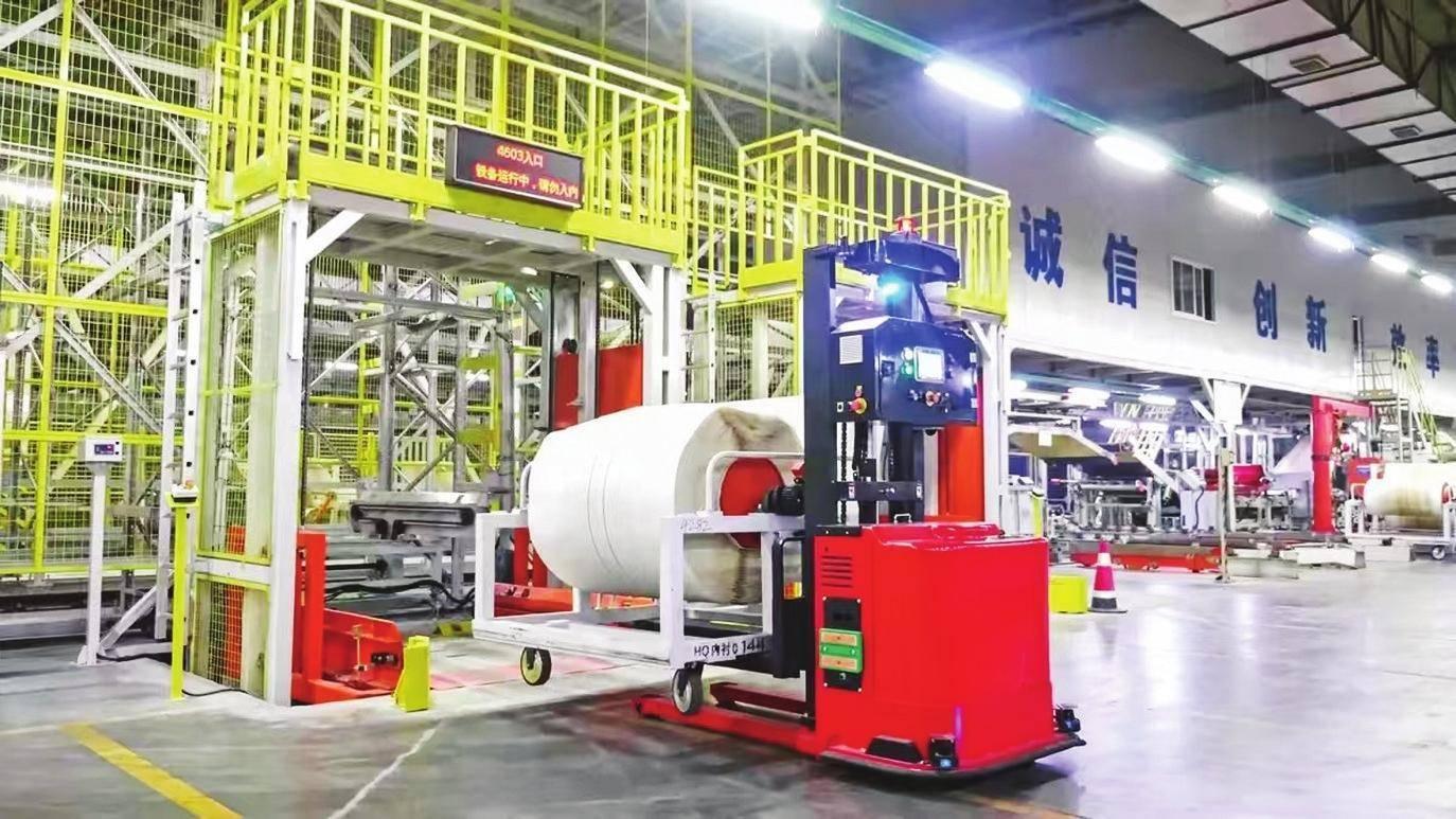 九游娱乐网站：走在前挑大梁·产业链上的山东好品牌让稻壳造的轮胎跑遍世界(图1)