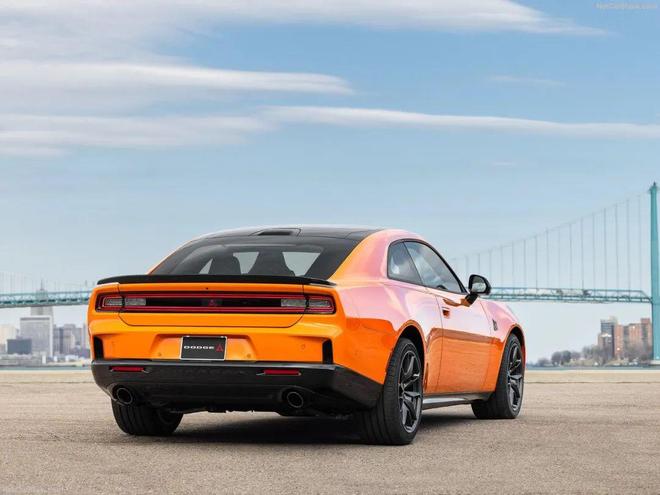 九游娱乐平台：全新“技术流”四驱道奇ChargerScatPack发布双涡轮直六替代V8信仰没了(图5)