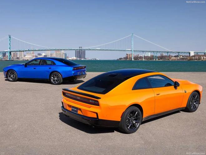 九游娱乐平台：全新“技术流”四驱道奇ChargerScatPack发布双涡轮直六替代V8信仰没了(图6)