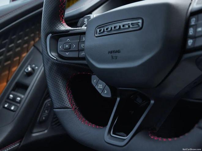 九游娱乐平台：全新“技术流”四驱道奇ChargerScatPack发布双涡轮直六替代V8信仰没了(图9)