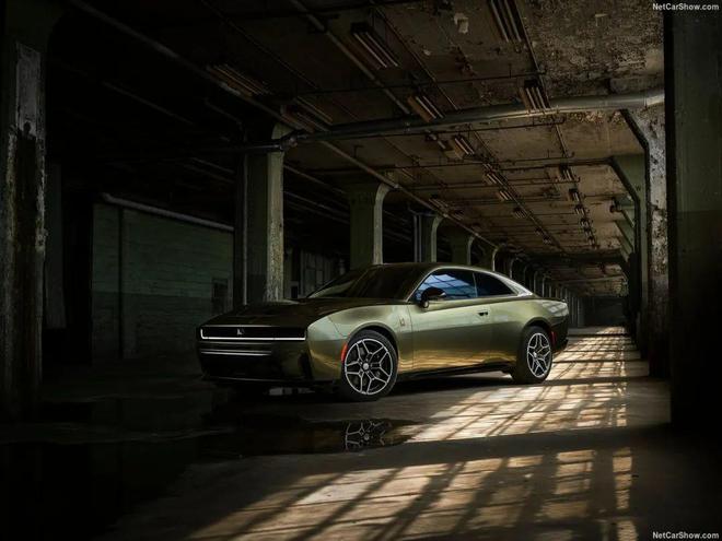 九游娱乐平台：全新“技术流”四驱道奇ChargerScatPack发布双涡轮直六替代V8信仰没了(图4)