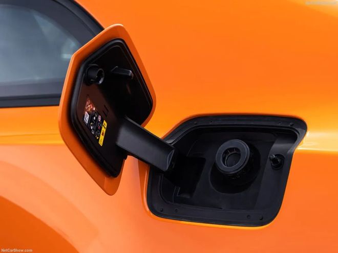 九游娱乐平台：全新“技术流”四驱道奇ChargerScatPack发布双涡轮直六替代V8信仰没了(图15)