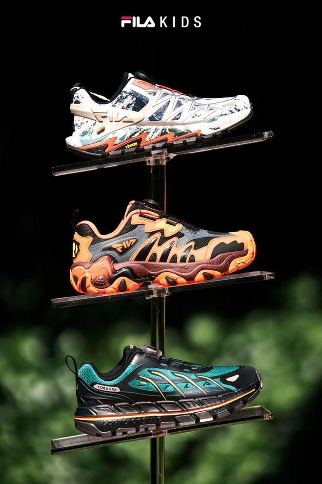 九游娱乐平台：幺妹峰北壁国人首度登顶；“越野跑大神”食毒菌身亡犀牛说(图36)