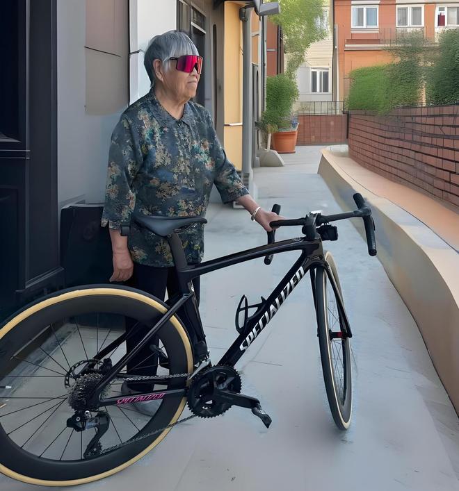 九游娱乐网站：单车产业报告：崔克自行车怎么样属于什么档次闪电跟捷安特怎么选(图4)