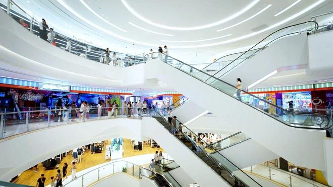 九游娱乐平台：美好工程冠珠魔术师岩板共筑胖东来天使城店致美体验(图2)