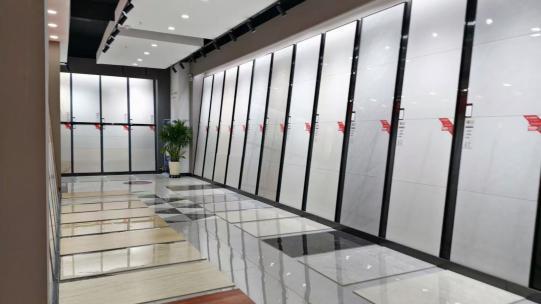 九游娱乐：《探展第一线智造江北瓷博会(图13)