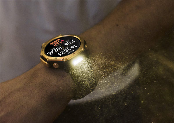 九游娱乐平台：2899元华米T-Rex3Pro发布：5级钛合金、首次加入LED手电(图3)