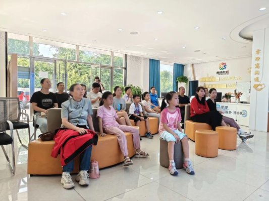九游娱乐平台：济宁市任城区金城街道西孟社区举办“明眸护视力巧手做艾锤”志愿服务活动(图3)