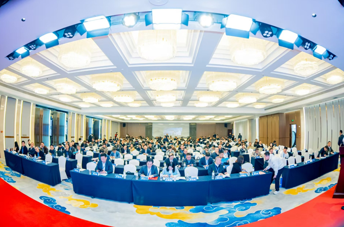 九游娱乐：2025海洋材料表面与界面创新大会暨山东省高性能材料创新与产业发展大会在青岛召开(图2)