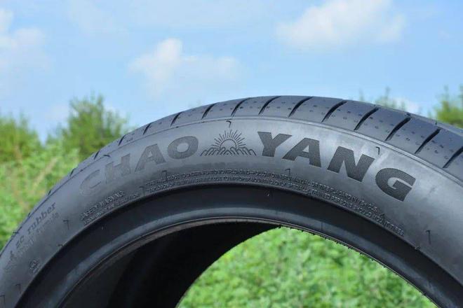 九游娱乐平台：外国人买中国轮胎中国人买外国轮胎！国产到底什么水平？(图5)