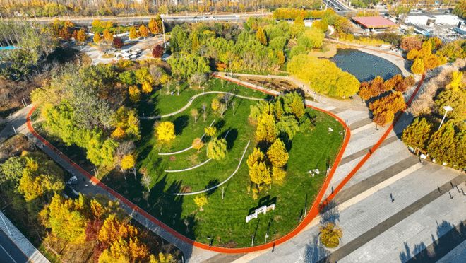 九游娱乐网站：西青这座公园千余米健身步道焕新开放(图1)