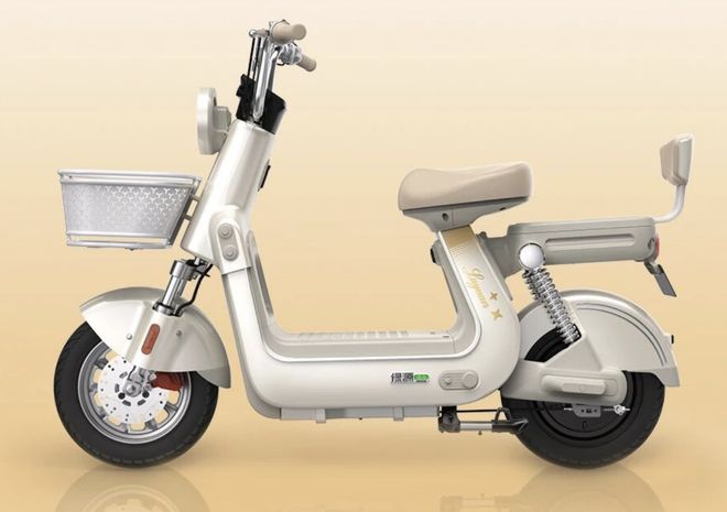 九游娱乐：雅迪、爱玛之后绿源第3款新国标车曝光！镁合金打造有后座能载人(图3)