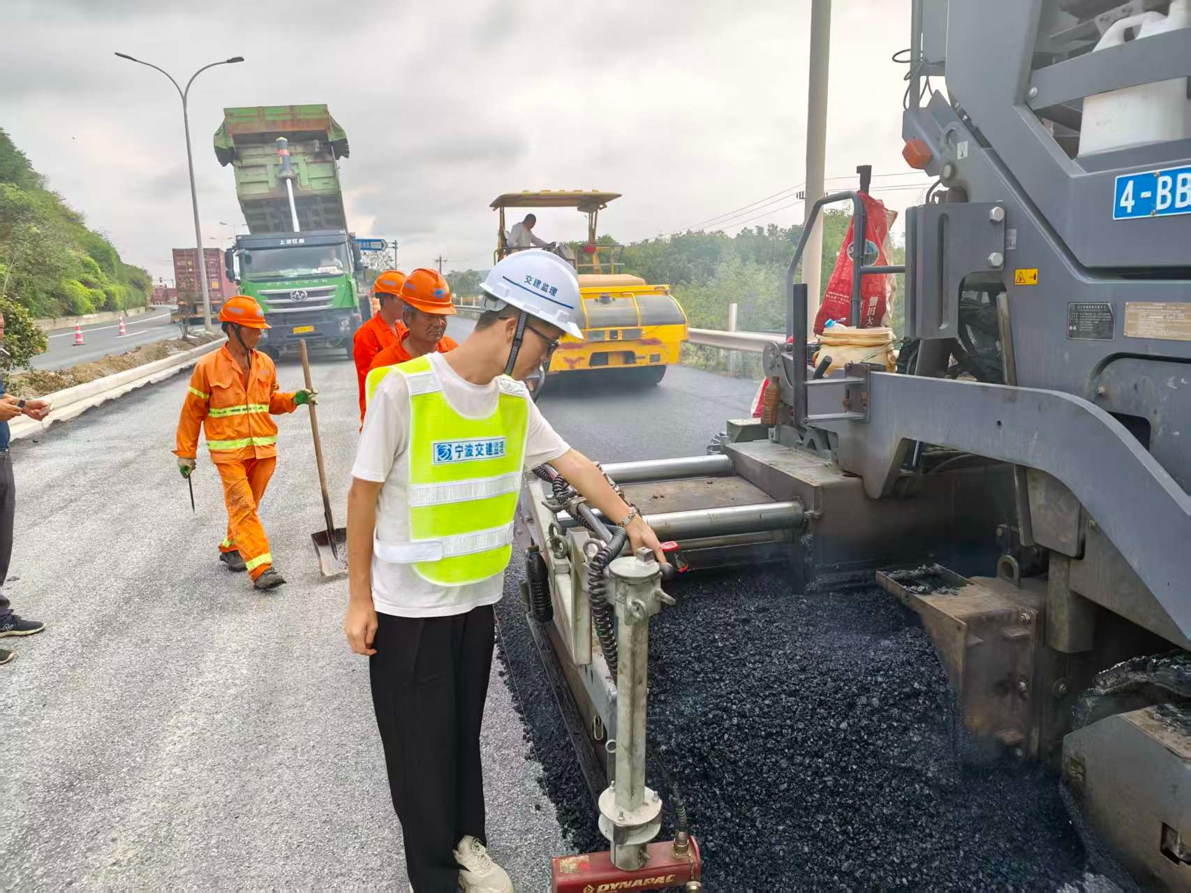 九游娱乐：解码宁波北仑“匠心筑路”的港口赋能密码(图2)