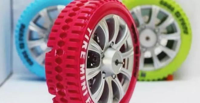 九游娱乐网站：为什么汽车轮胎全是黑色？明明世界上第一条轮胎是白色橡胶也是白色(图6)