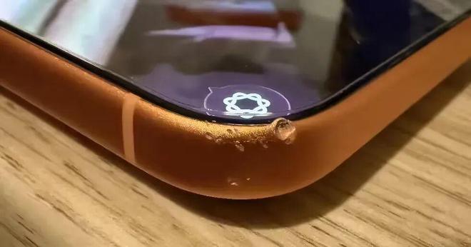 九游娱乐：iPhone17一定要戴壳！(图5)