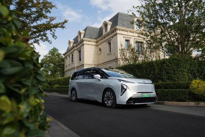 九游娱乐平台：别克至境世家上市4399万起焕新MPV豪华(图5)