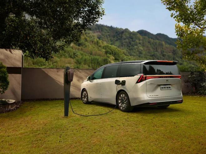 九游娱乐平台：别克至境世家上市4399万起焕新MPV豪华(图15)