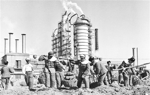 九游娱乐网站：一生要出片的年轻人把化工厂拍成了网红打卡点(图7)