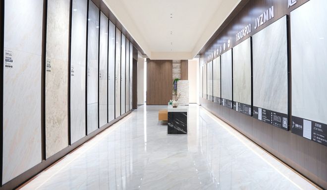 九游娱乐网站：啄木鸟瓷砖开创超硬防滑品类锚定瓷砖市场新蓝海(图3)