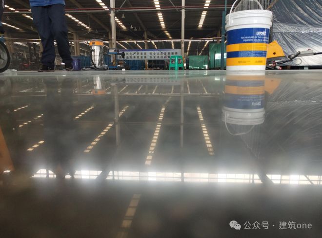 九游娱乐网站：金刚砂耐磨地面标准做法(图9)