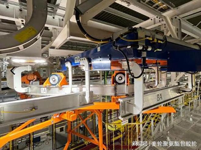 九游娱乐平台：分拣系统轨道轮对比：聚氨酯vs橡胶谁更适合高速线(图1)