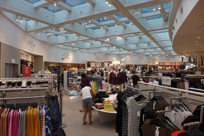 九游娱乐平台：对这个100%聚酯纤维的世界绝望了！“塑料瓶材料”凭什么占领服装界？(图8)